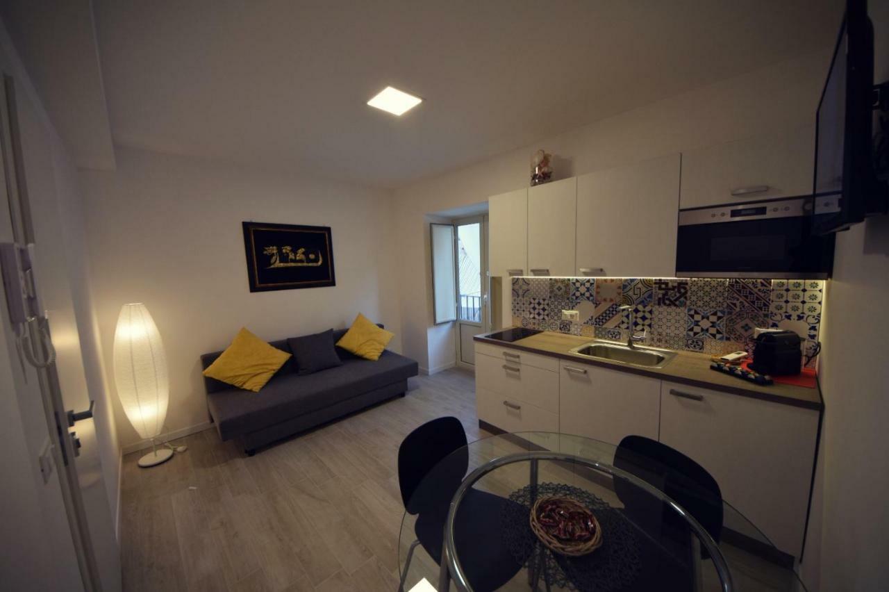 Lo Duca Apartments Чефалу Экстерьер фото